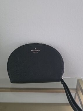 kate spade New York Black Leather Wristlet Pouch